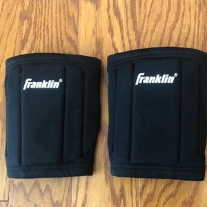 Volleyball knee pads